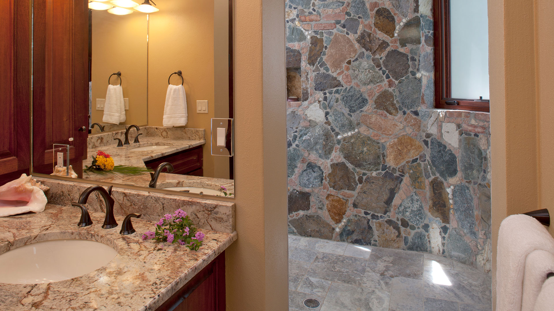 Island Rider outdoor shower and pool area
