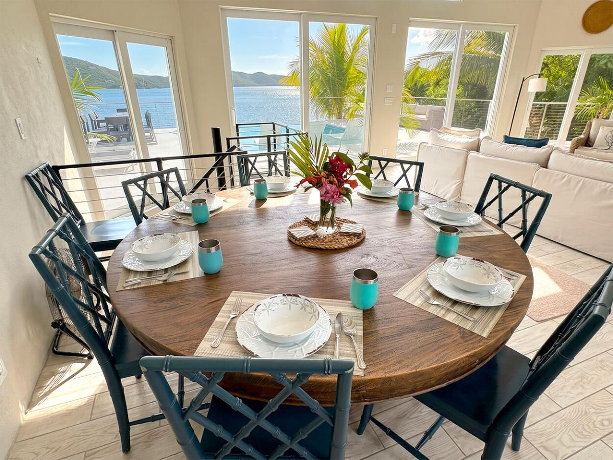 Rainbow Beach House ocean view terrace and outdoor dining