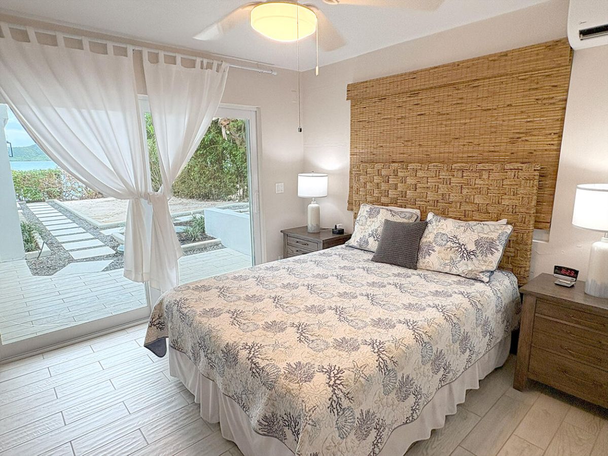 Rainbow Beach House poolside lounging area
