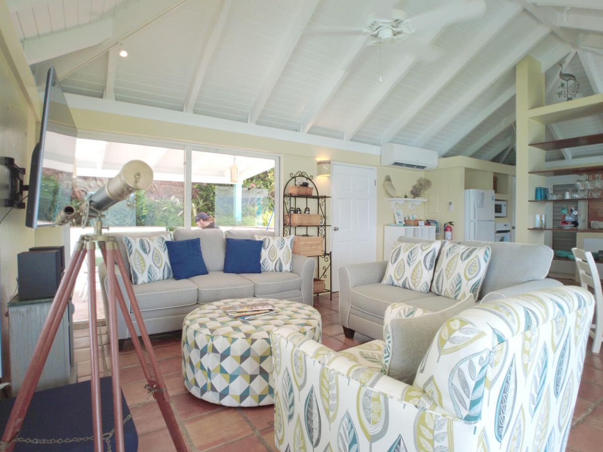 Reef Break Vista ocean view terrace and outdoor dining