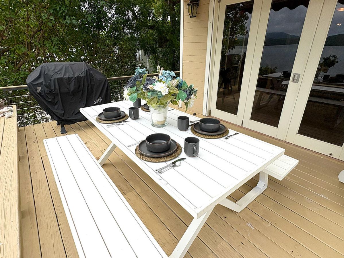Seaside Breeze villa exterior and landscaping