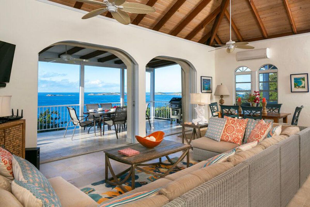 Villa Splendore ocean view terrace and outdoor dining
