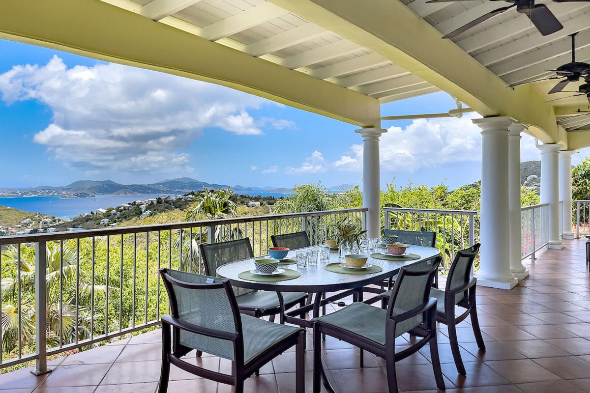 Vista Caribe bathroom with tropical design