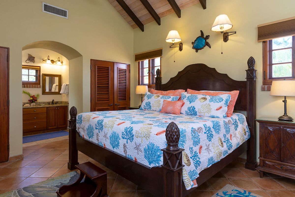 Vista Caribe villa exterior and landscaping
