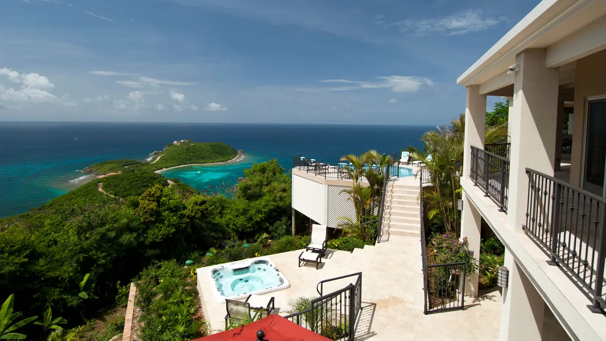 Island Rider - spacious 4BR hillside villa in St. John