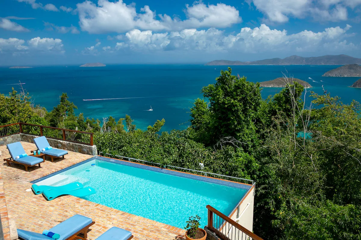 Mango Bay - tropical garden 2BR villa in St. John